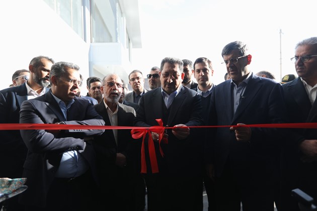 تولید، ستون فقرات کشور است/ افتتاح واحد تولیدی بسپار جم در شهرک صنعتی تفت ۲ با حضور وزیر صمت